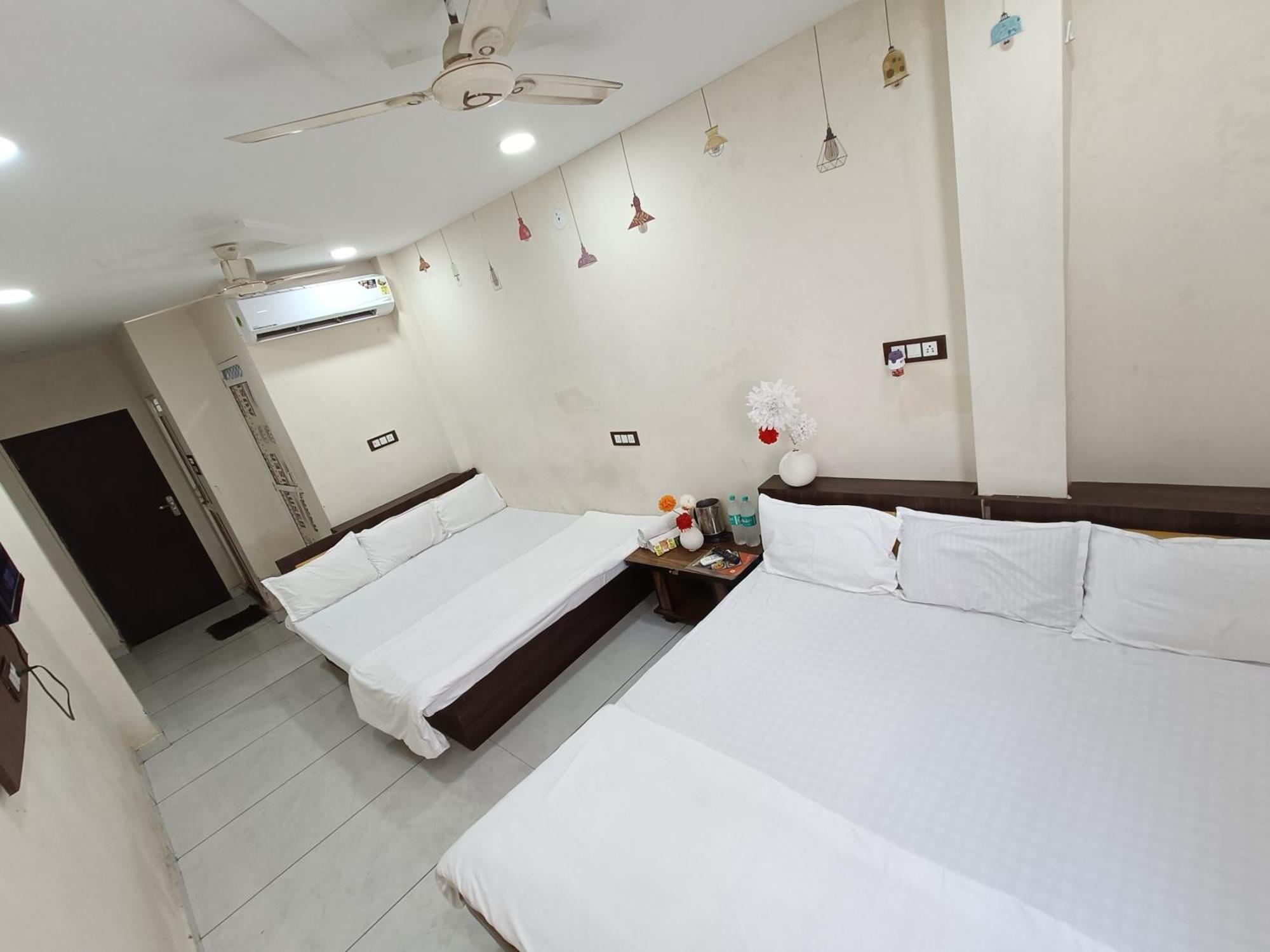 Hotel S Tower Ujjain Zewnętrze zdjęcie