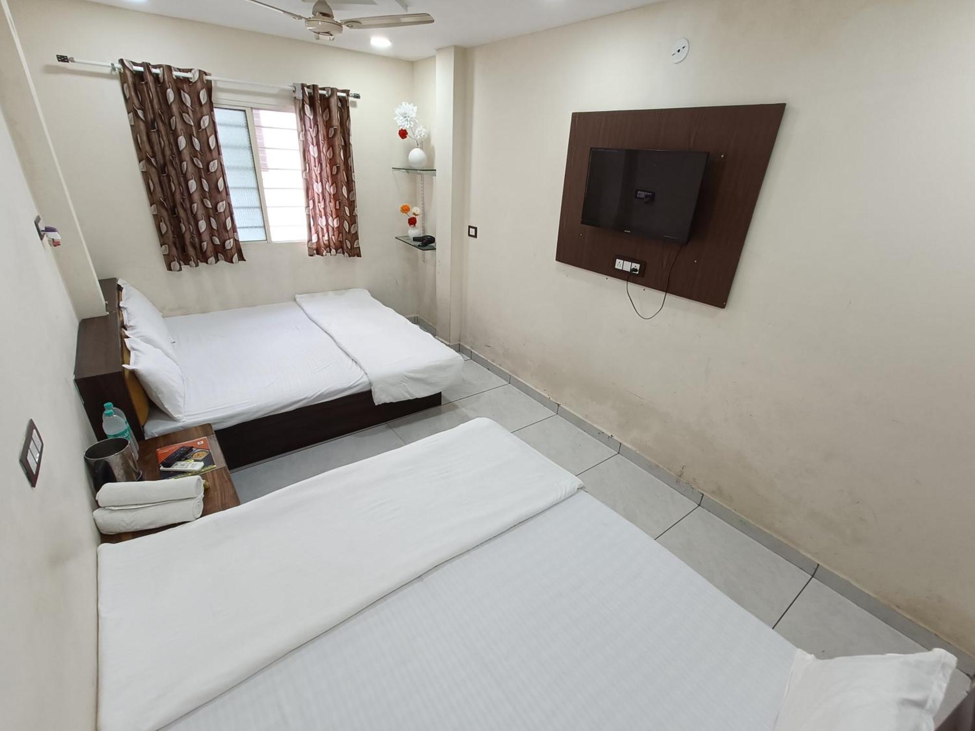 Hotel S Tower Ujjain Zewnętrze zdjęcie