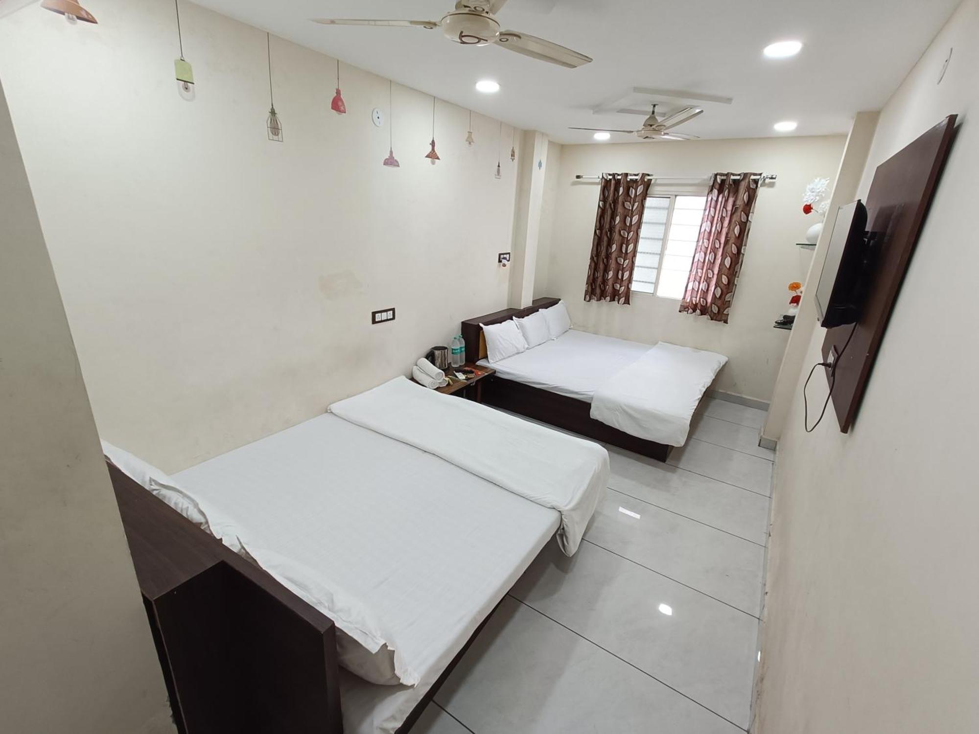 Hotel S Tower Ujjain Zewnętrze zdjęcie
