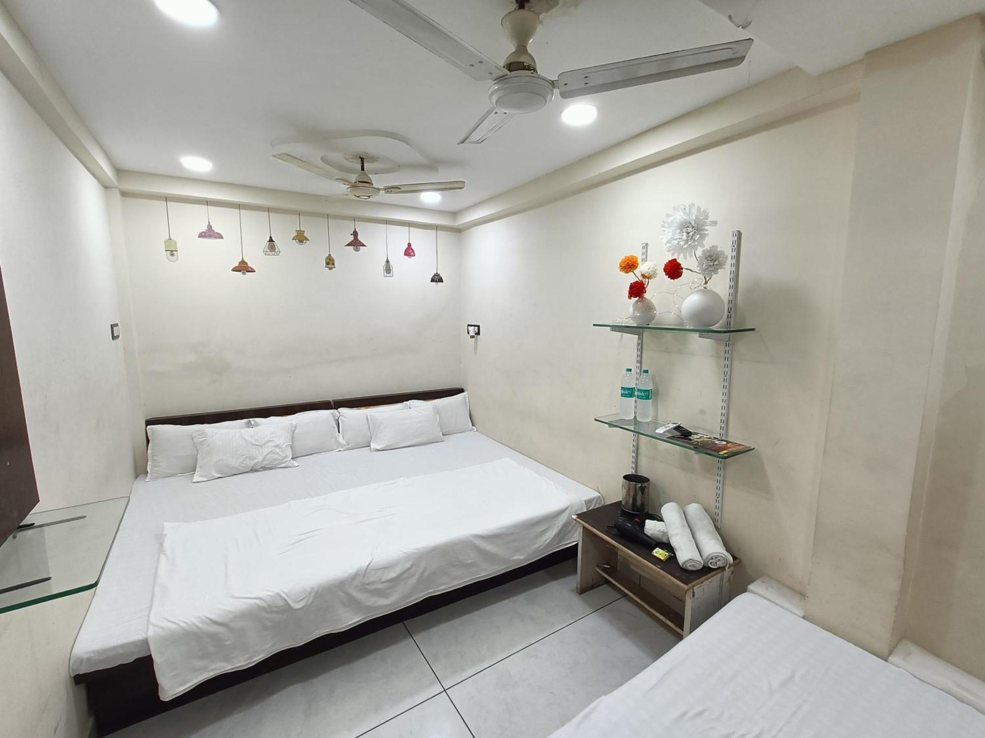 Hotel S Tower Ujjain Zewnętrze zdjęcie