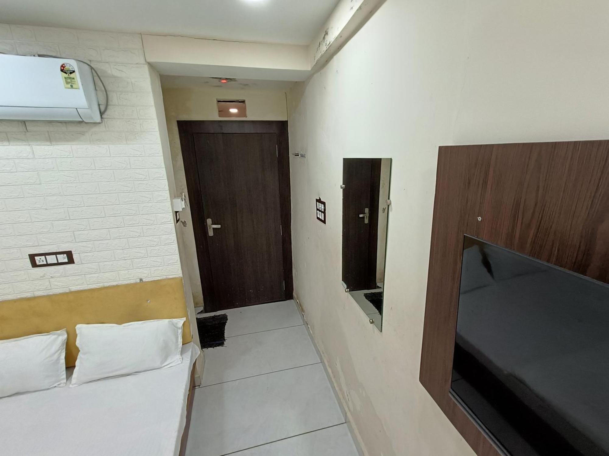 Hotel S Tower Ujjain Zewnętrze zdjęcie