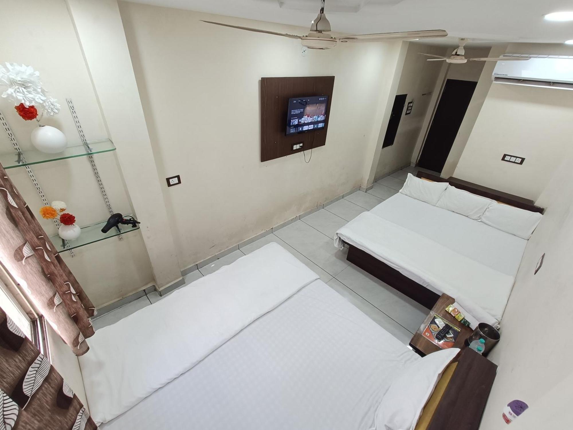 Hotel S Tower Ujjain Zewnętrze zdjęcie